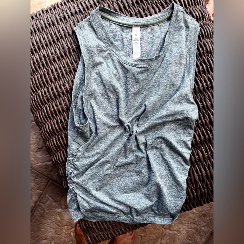 🌸Used LICENSE TO TRAIN TIGHT-FIT TANK TOP-LAST ONE-EXCELLENT CONDITION. - Picture 3 of 4